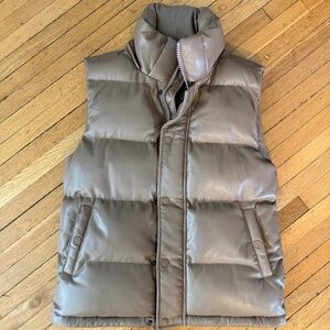 Aritzia SuperPuff Vest